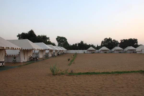 Hot air ballooning + Deluxe Tent + all meals